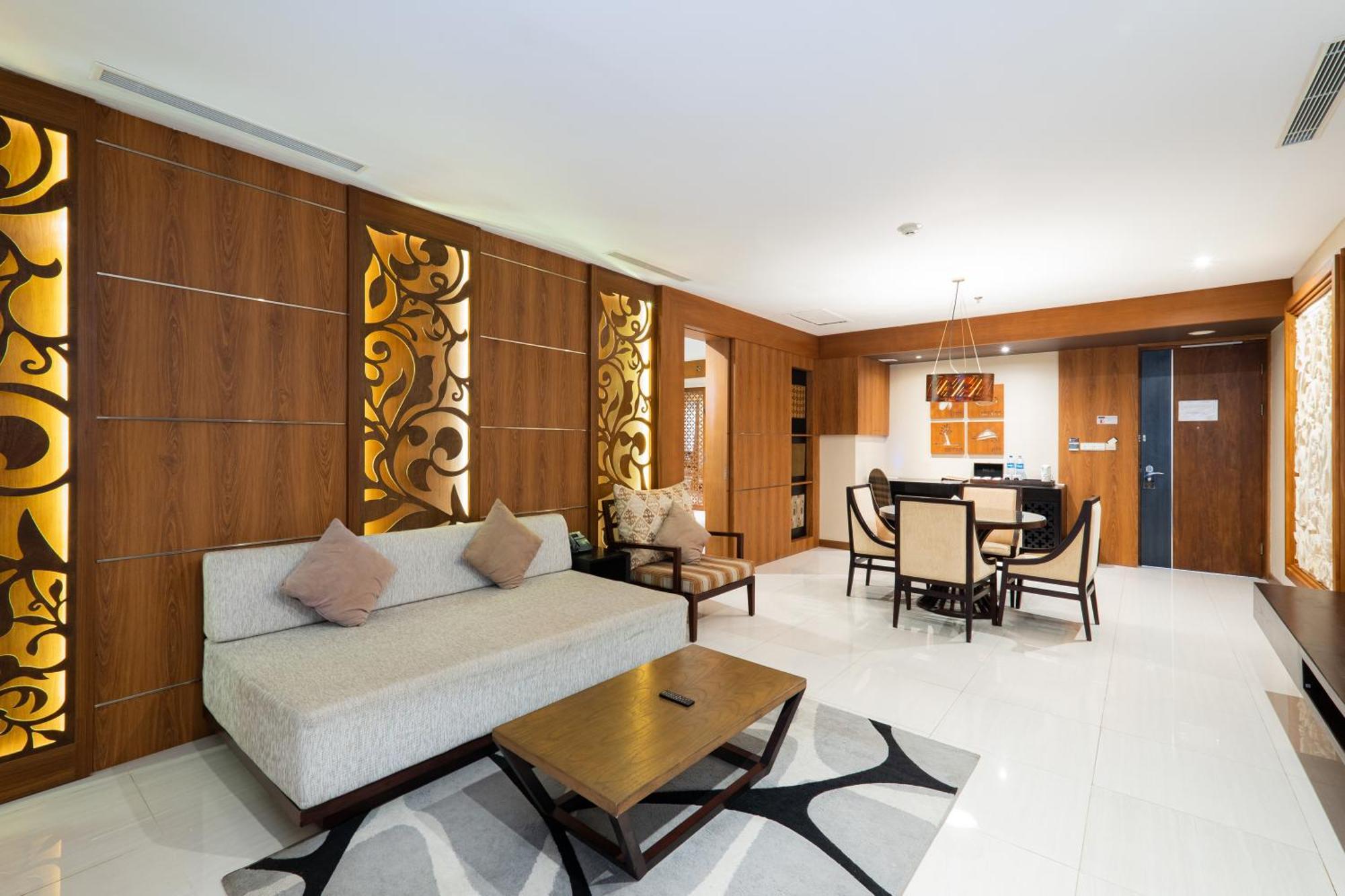 Vouk Hotel And Suites Нуса-Дуа Экстерьер фото